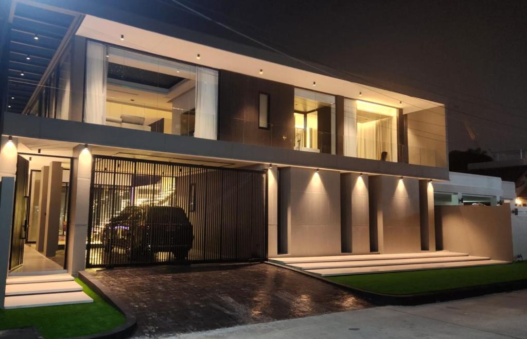Villa TPSV 44 Modern Luxury-5 Bedrooms with Private Pool in Pattaya Villa TPSV 44 Modern Luxury-5 Bedrooms with Private Pool in Pattaya
