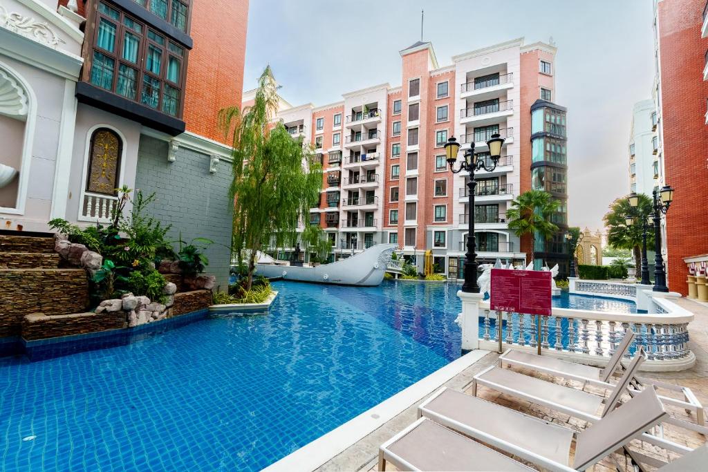 ESPANA RESORT CONDO PATTAYA by LUX