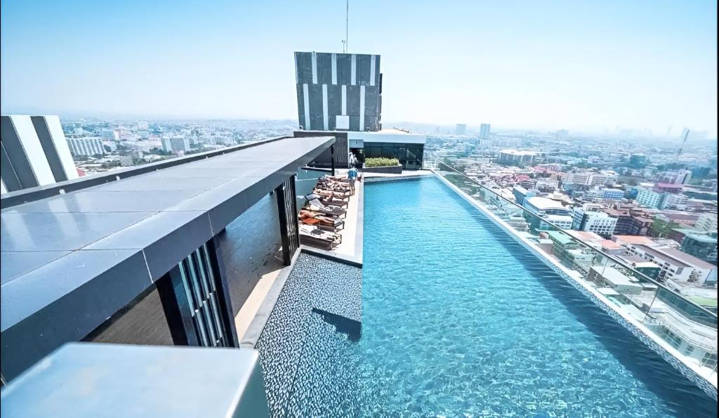 The Base Central Pattaya - Rooftop Pool and Lounge The Base Central Pattaya - Rooftop Pool and Lounge