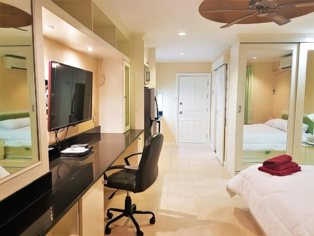 Thip condotel Jomtien studio apartment on soi 7 Thip condotel Jomtien studio apartment on soi 7