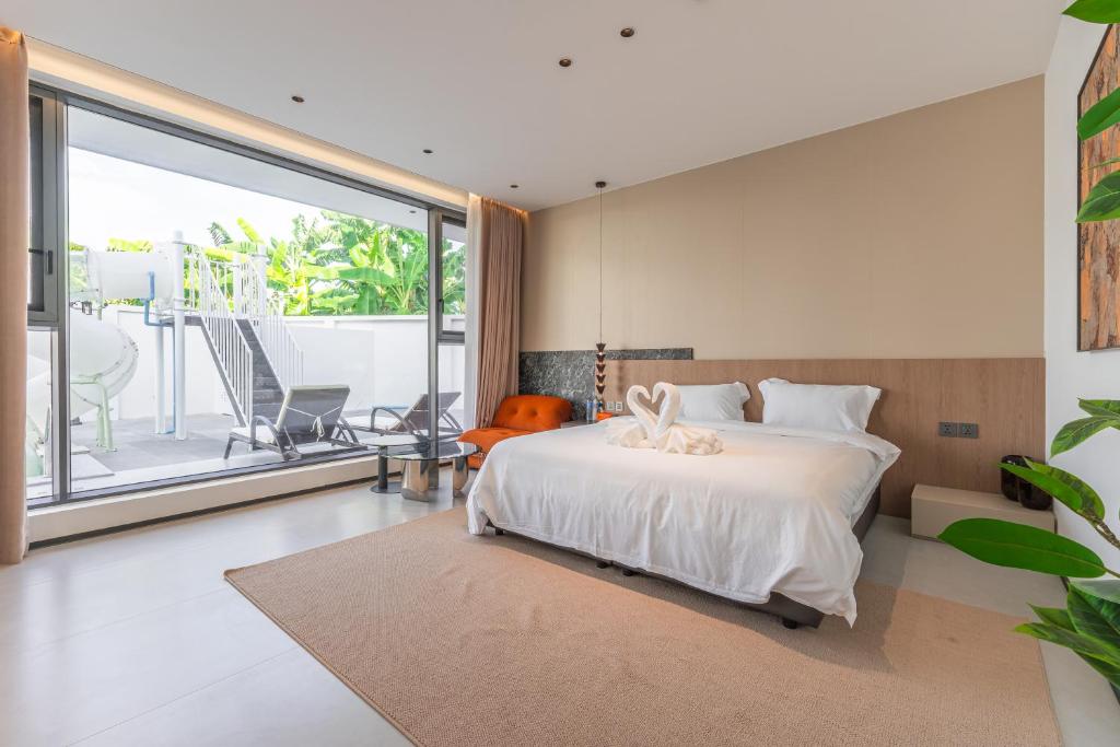 TML-6 bedrooms-independent swimming pool and Luxury KTV room and fitness area and pool table