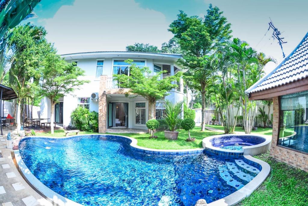 Suzie pool villa 7 bedrooms with private pool. Suzie pool villa 7 bedrooms with private pool.