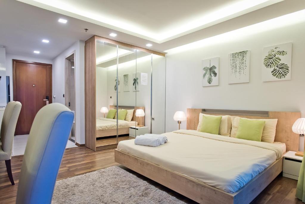 STYLISH Studio in Peak Towers STYLISH Studio in Peak Towers