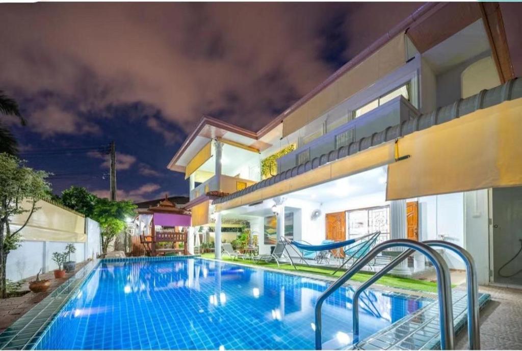 Colosseum show 5BR villa,BBQ,SNOOKER