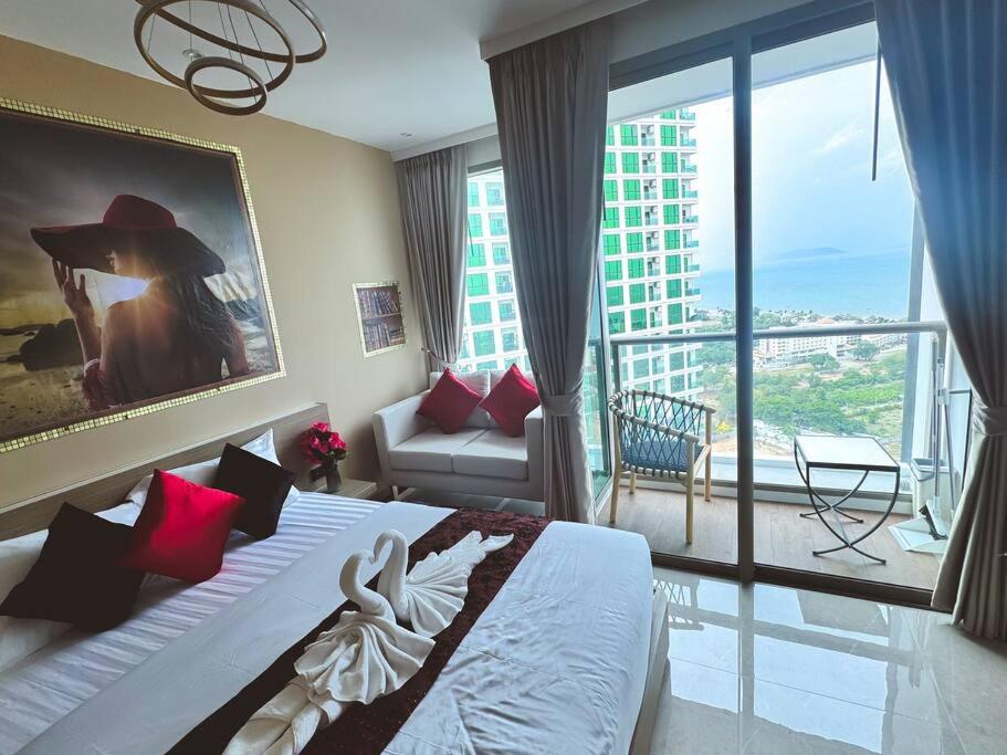 NEW! Riviera Ocean Drive Cosy Queen Studio Seaview NEW! Riviera Ocean Drive Cosy Queen Studio Seaview