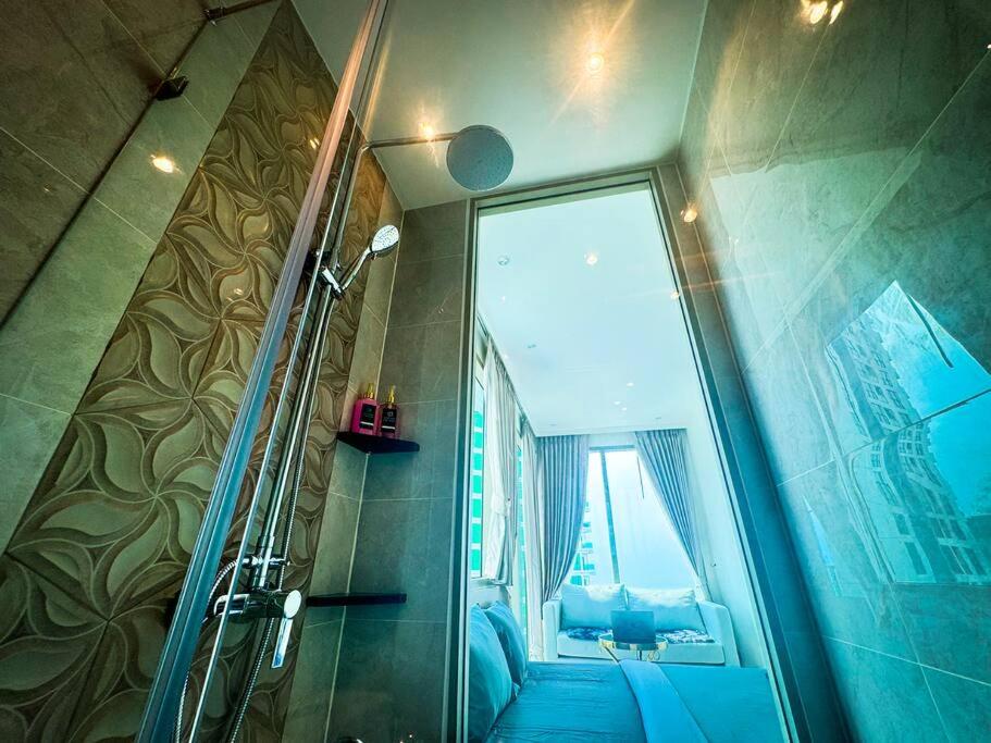 NEW! Riviera Ocean Drive Cosy Queen Studio Seaview NEW! Riviera Ocean Drive Cosy Queen Studio Seaview