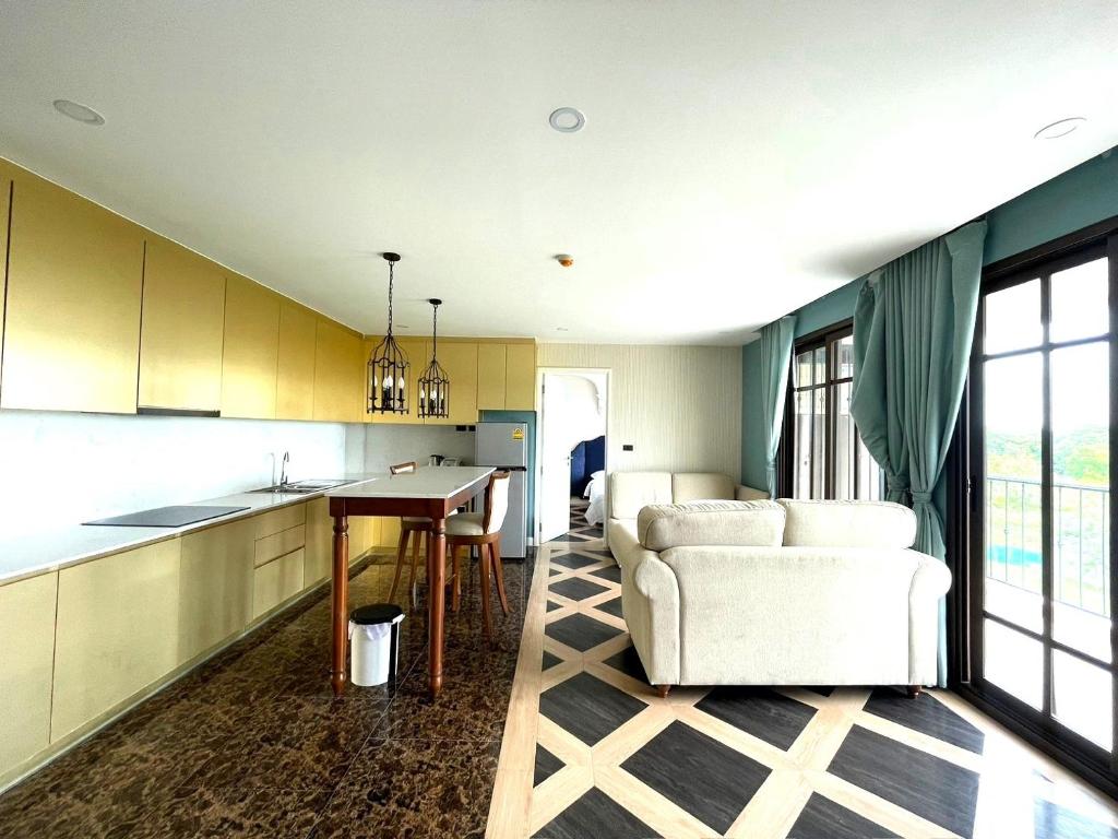 Espana 2 Bed Sea View N5