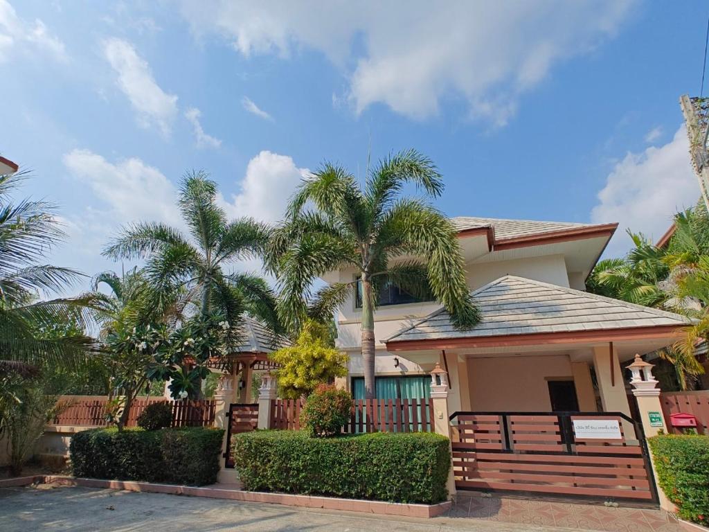 Holiday House Pattaya