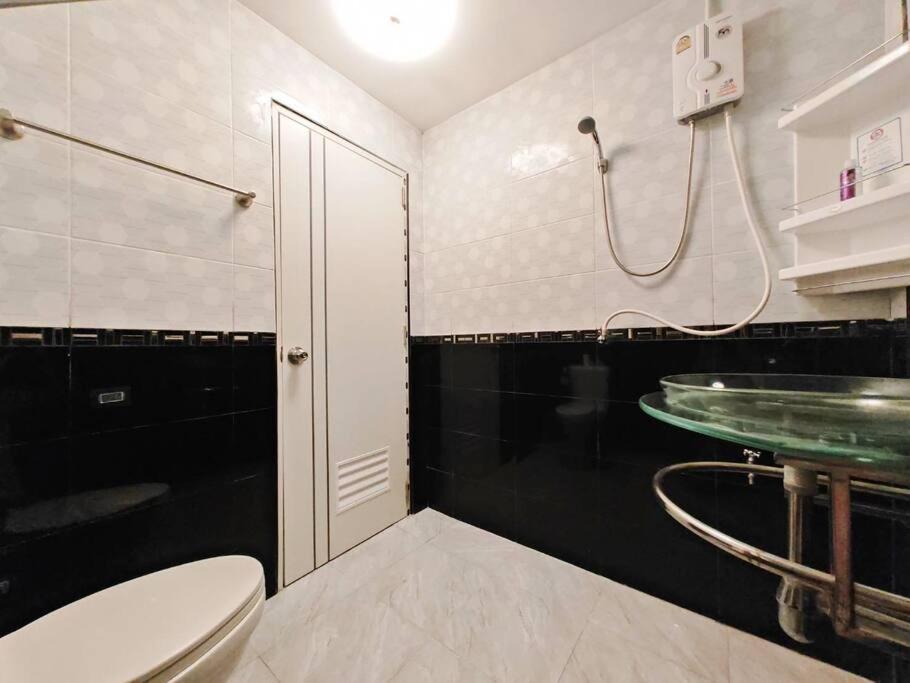 ## FRIENDLY SPACE Townhouse Walking street and Beach 2KM ## ## FRIENDLY SPACE Townhouse Walking street and Beach 2KM ##