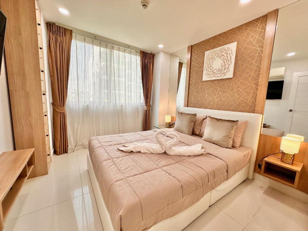 PALMTREE BREEZE Condo in Amazon Residence