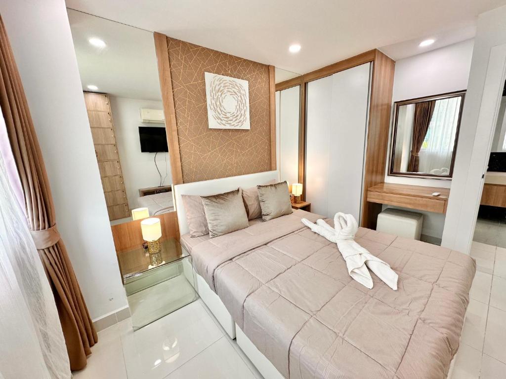 PALMTREE BREEZE Condo in Amazon Residence