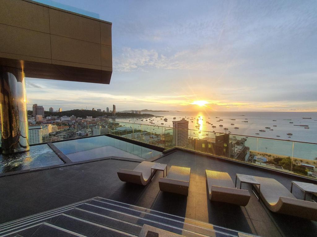 EDGE Central Pattaya Condominium EDGE Central Pattaya Condominium