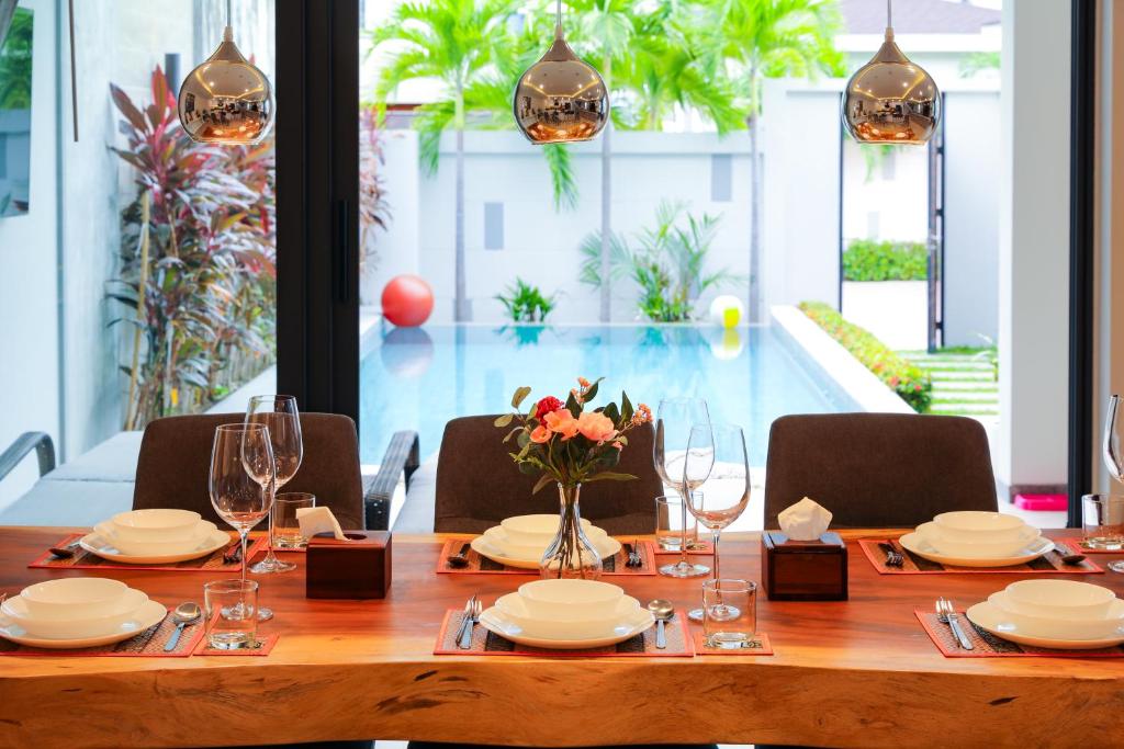 Serenity lux Pool Villa in Jomtien 5 Mins to Beach Serenity lux Pool Villa in Jomtien 5 Mins to Beach