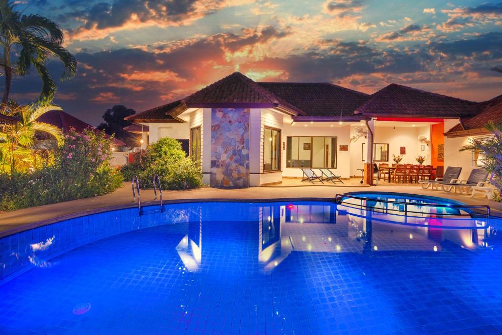 Villa Pattaya Hill, Free Electricity, minutes from Beach and Pattaya Villa Pattaya Hill, Free Electricity, minutes from Beach and Pattaya