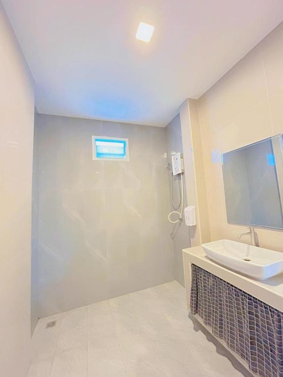 Poolvilla Pattaya by Apiwat
