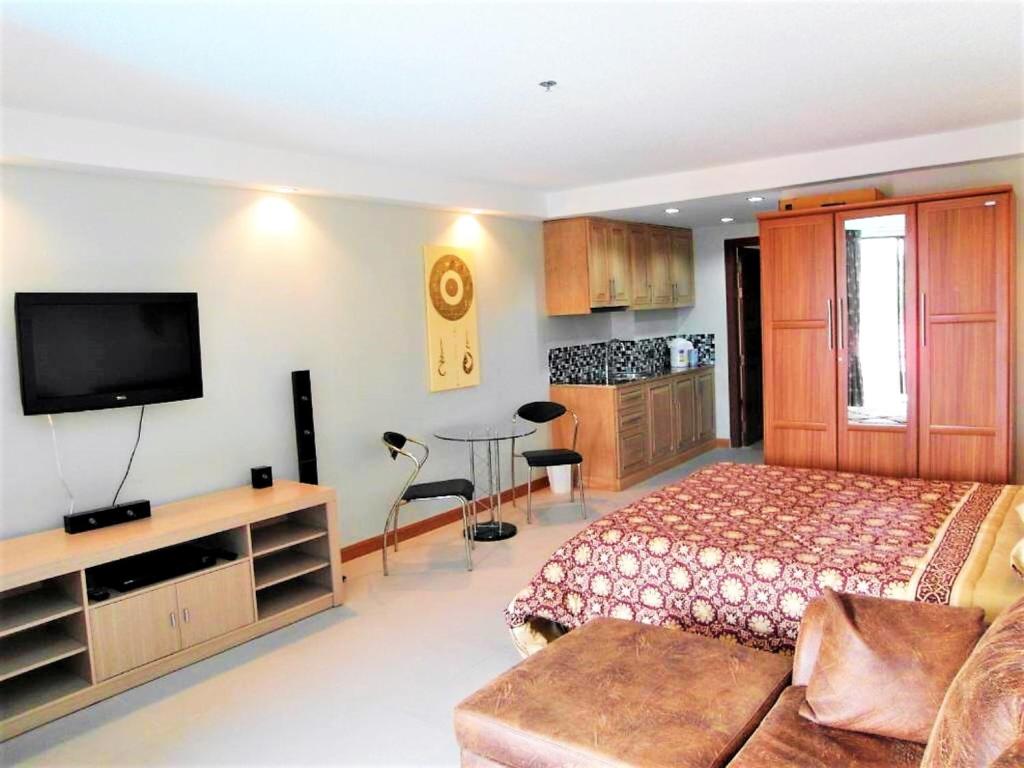 Swimming Pool View Spacious Studio 5 Min To Beach Swimming Pool View Spacious Studio 5 Min To Beach