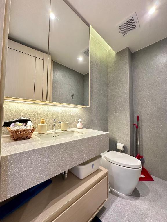 AROM WONGAMAT luxury boutique beachfront residence in North Pattaya, 702 AROM WONGAMAT luxury boutique beachfront residence in North Pattaya, 702