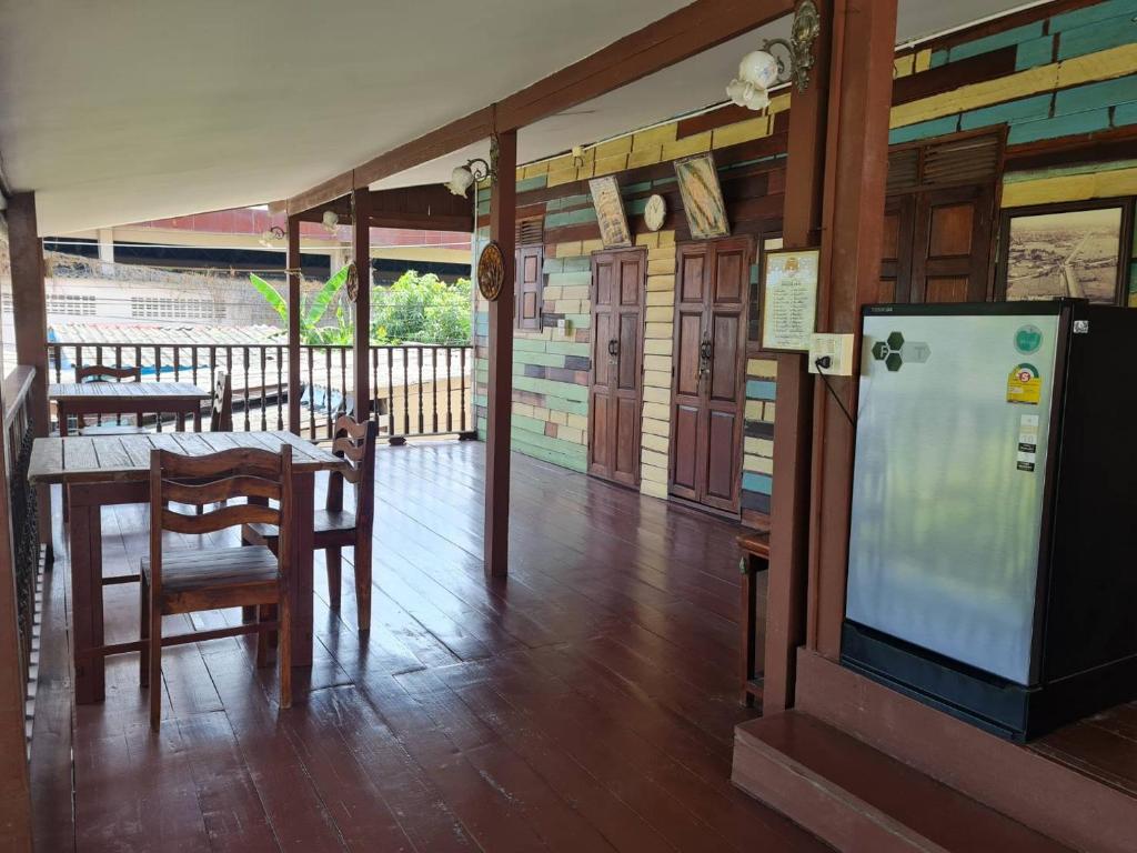 Lamour Guesthouse ละเมอ เกสต์เฮาส์ R-02 Lamour Guesthouse ละเมอ เกสต์เฮาส์ R-02