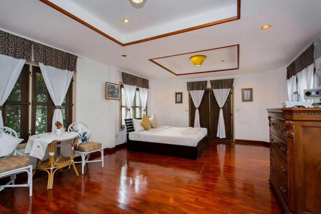 Le maloon pool villa