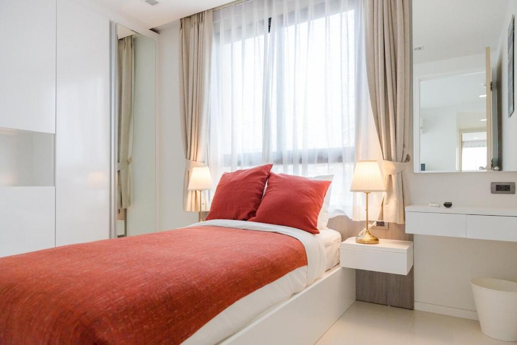 Superb two-bedroom in downtown Pattaya