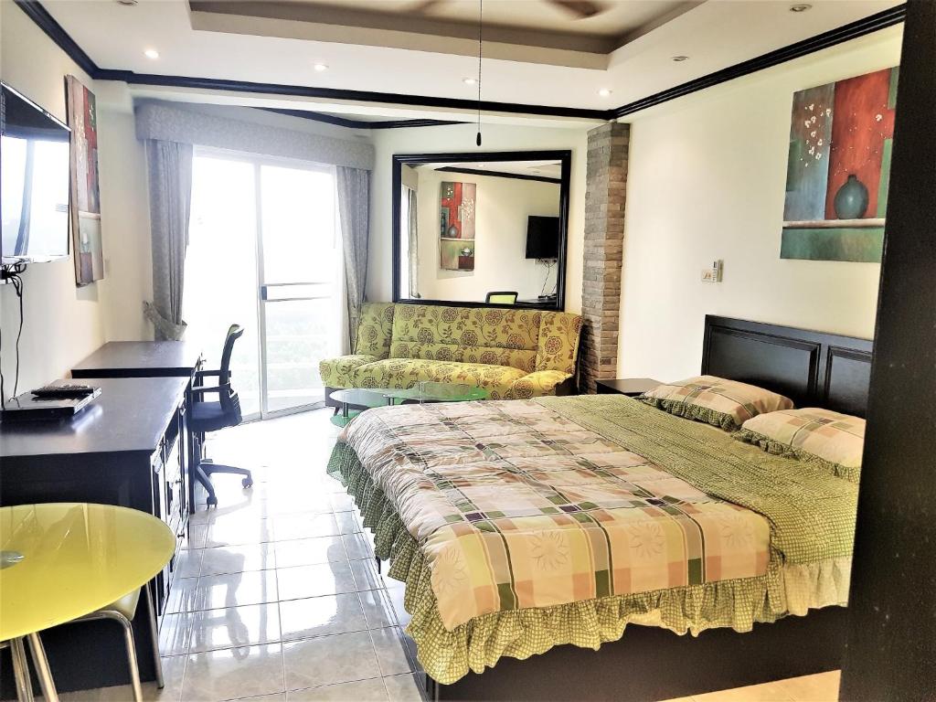 13th floor sea view studio
