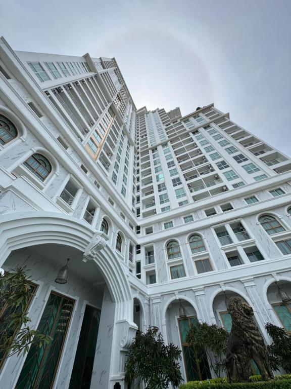The Empire Tower Pattaya by MEG