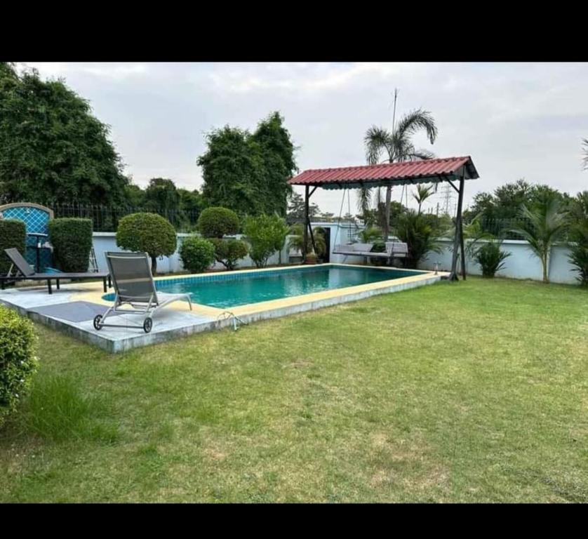 Pattaya Paradise Pool villa with Garden 3BR Pattaya Paradise Pool villa with Garden 3BR