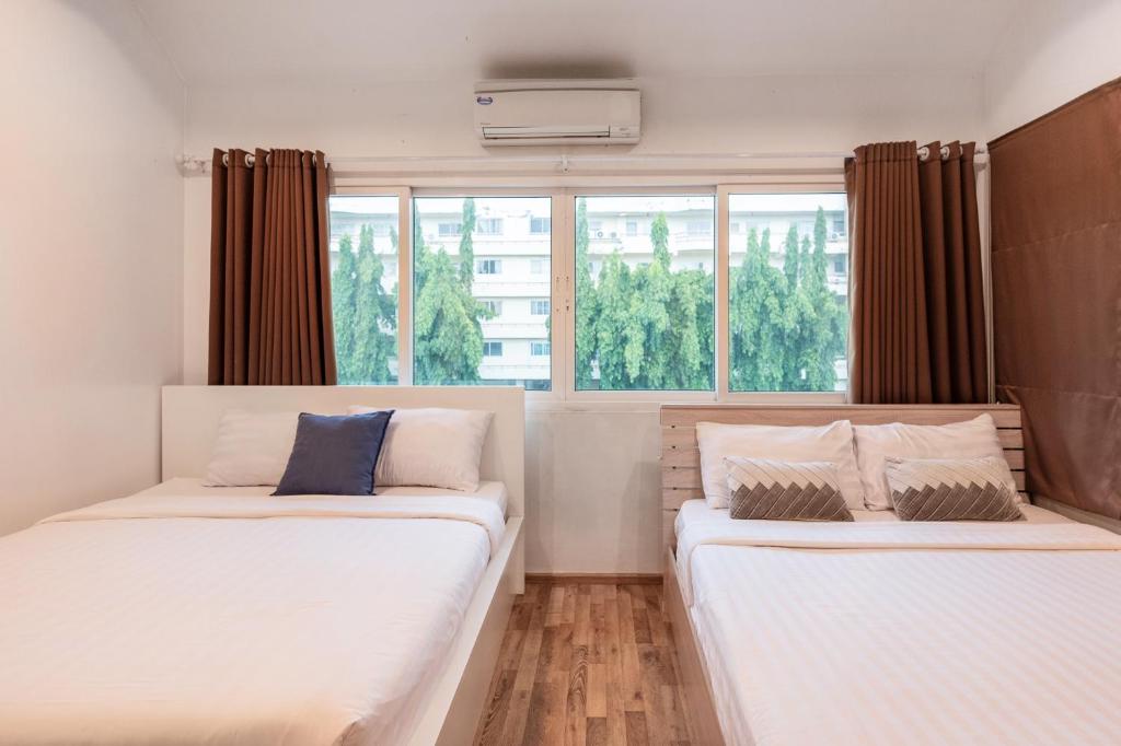 SeaBreeze Grand Pool Villa Pattaya
