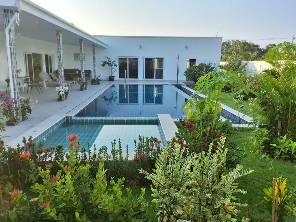 Exclusive Pool Villa Chaknork, Pattaya