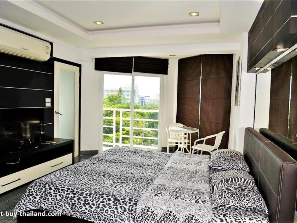 Jacuzzi beach front apartment with Sea view Jomtien beach condo S1 Jacuzzi beach front apartment with Sea view Jomtien beach condo S1