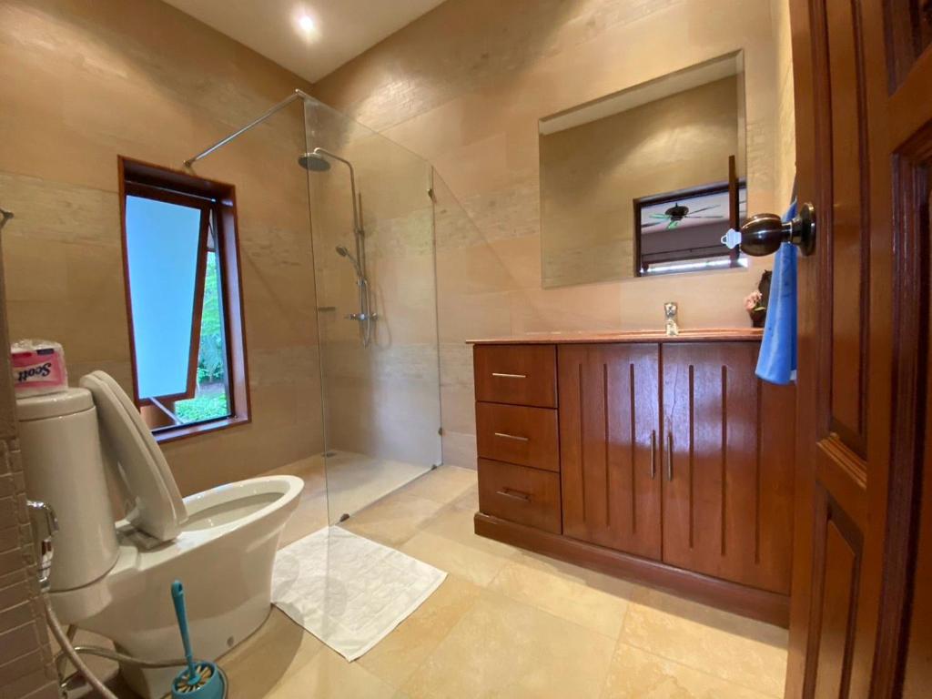 Exclusive 10-Person Villa with Pool & land 6000m Exclusive 10-Person Villa with Pool & land 6000m