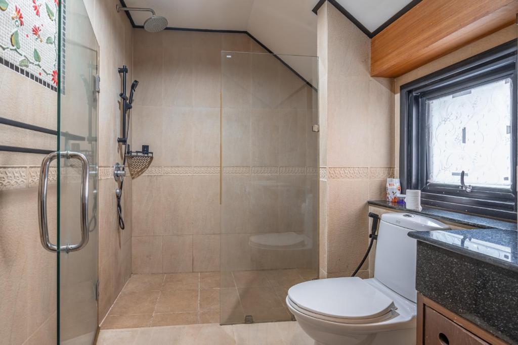 Thai Mei 3B near Hollywood