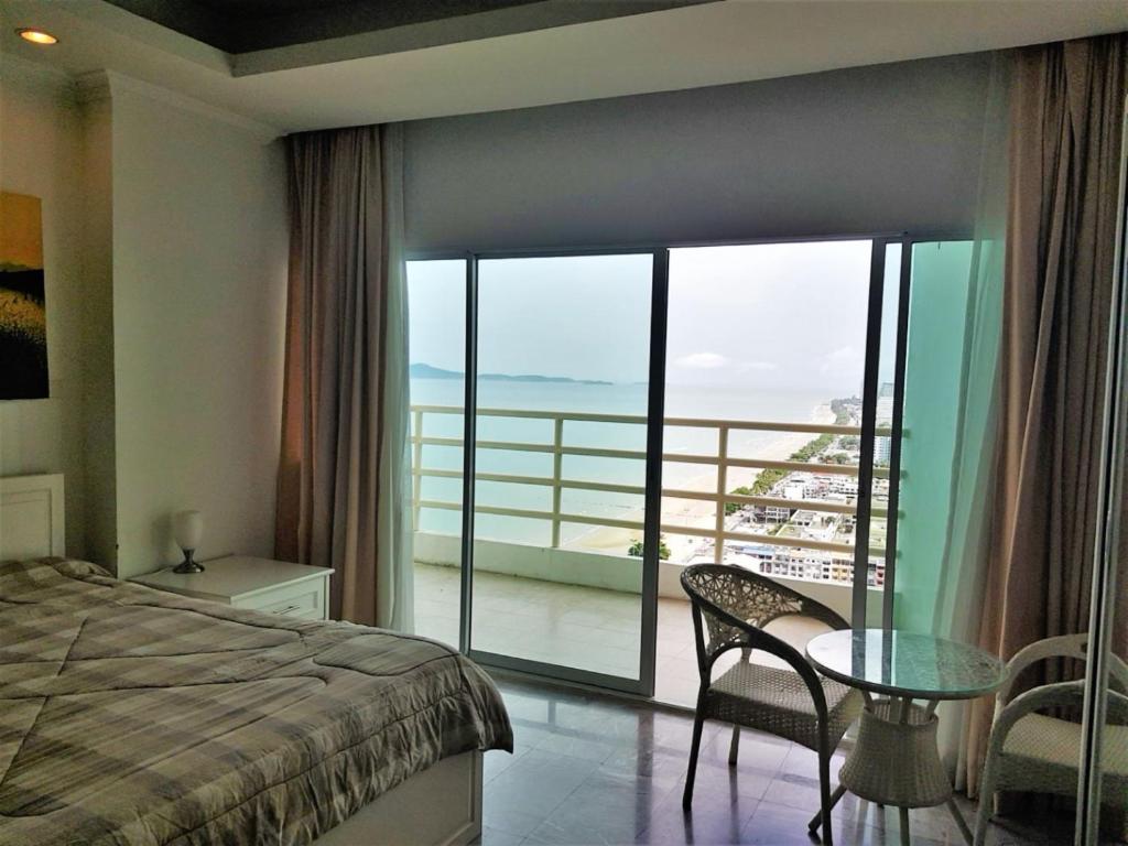 View Talay 8 superb sea view studio apartment Pattaya