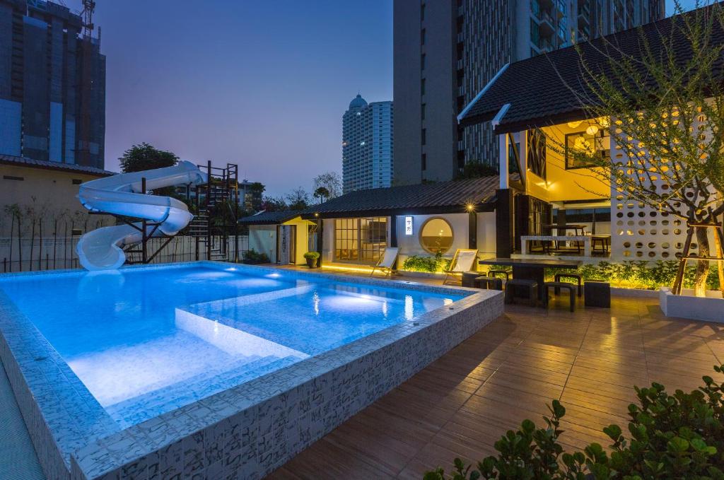 Saga Pool House Saga Pool House