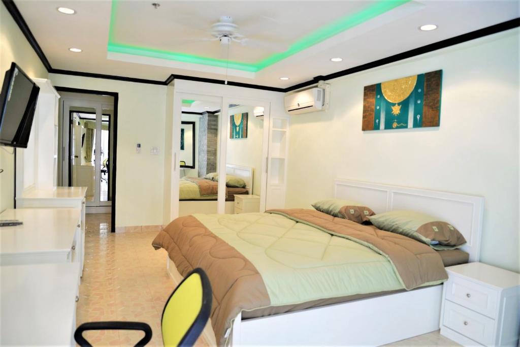 Sleek 1 bed condo Jomtien Sleek 1 bed condo Jomtien
