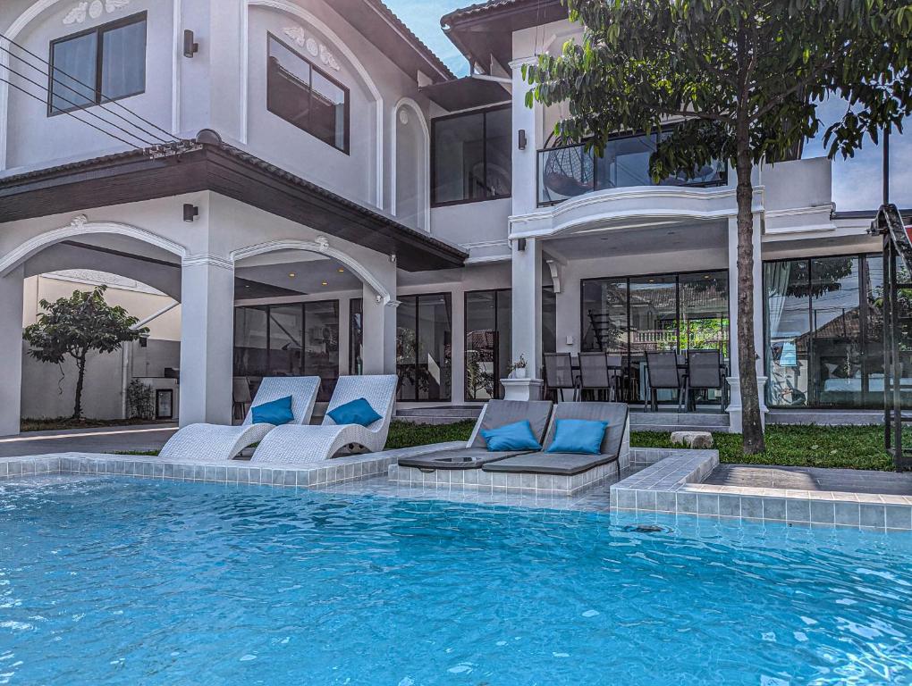 Villa Bella 2 - 7 Bedroom Luxury Pool Villa - 14min to Walking Street